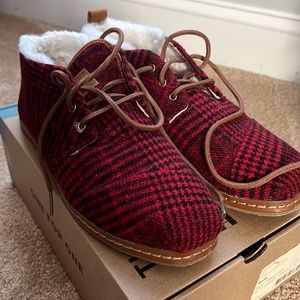 TOMS red plaid shoes size 9